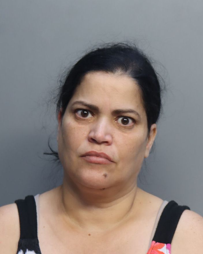 Una cubana enfrenta varios cargos por hacer depósitos fraudulentos en la ciudad de Miami