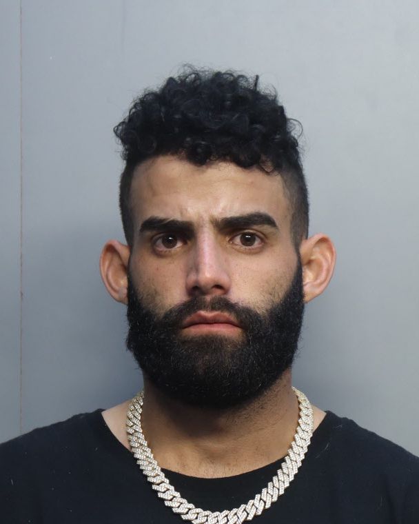 Arrestan a un joven cubano que se dedicaba a robar catalíticos de vehículos en Miami