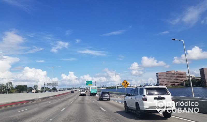 Autopista carros vehículos Florida (Periódico Cubano)