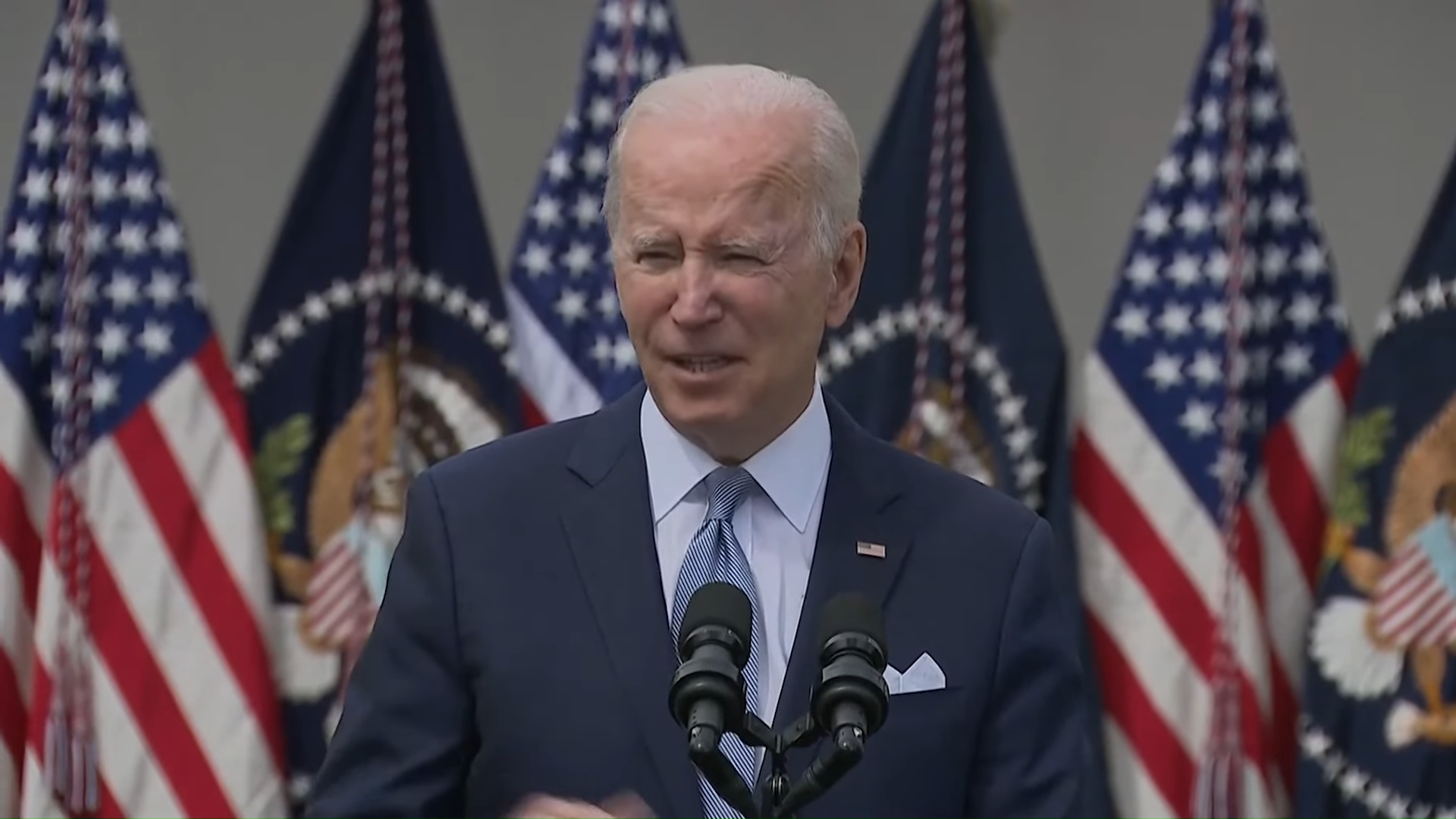 Biden anuncia que EEUU incrementa presencia miliar en Europa ante las amenazas rusas