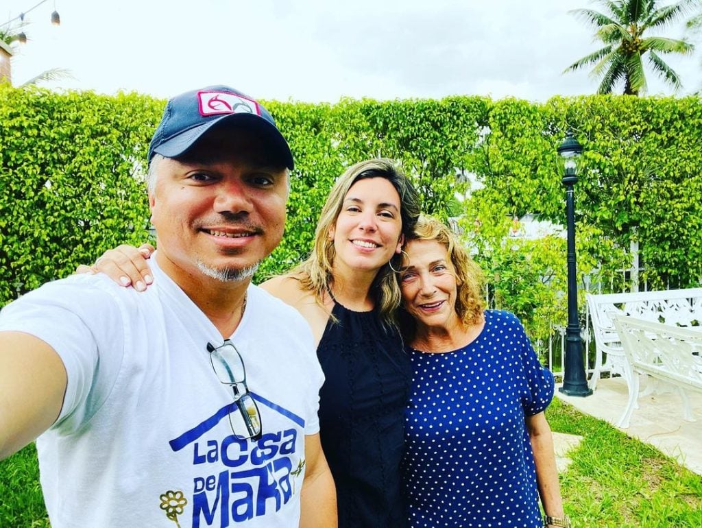 Coralita Veloz se reúne con su hija en Miami