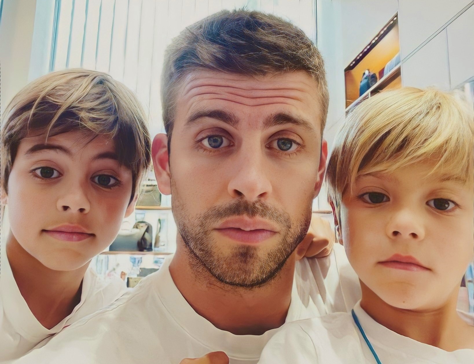 Gerard Pique y sus hijos
