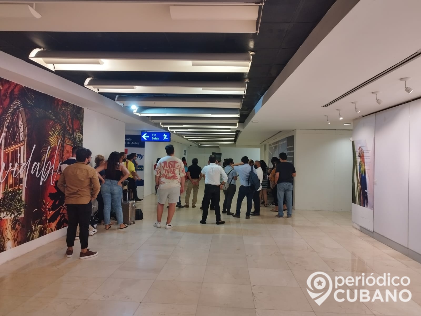 Impiden entrada a México a cubanos-españoles y viajeros con visa, agentes migratorios aplican criterio discrecional