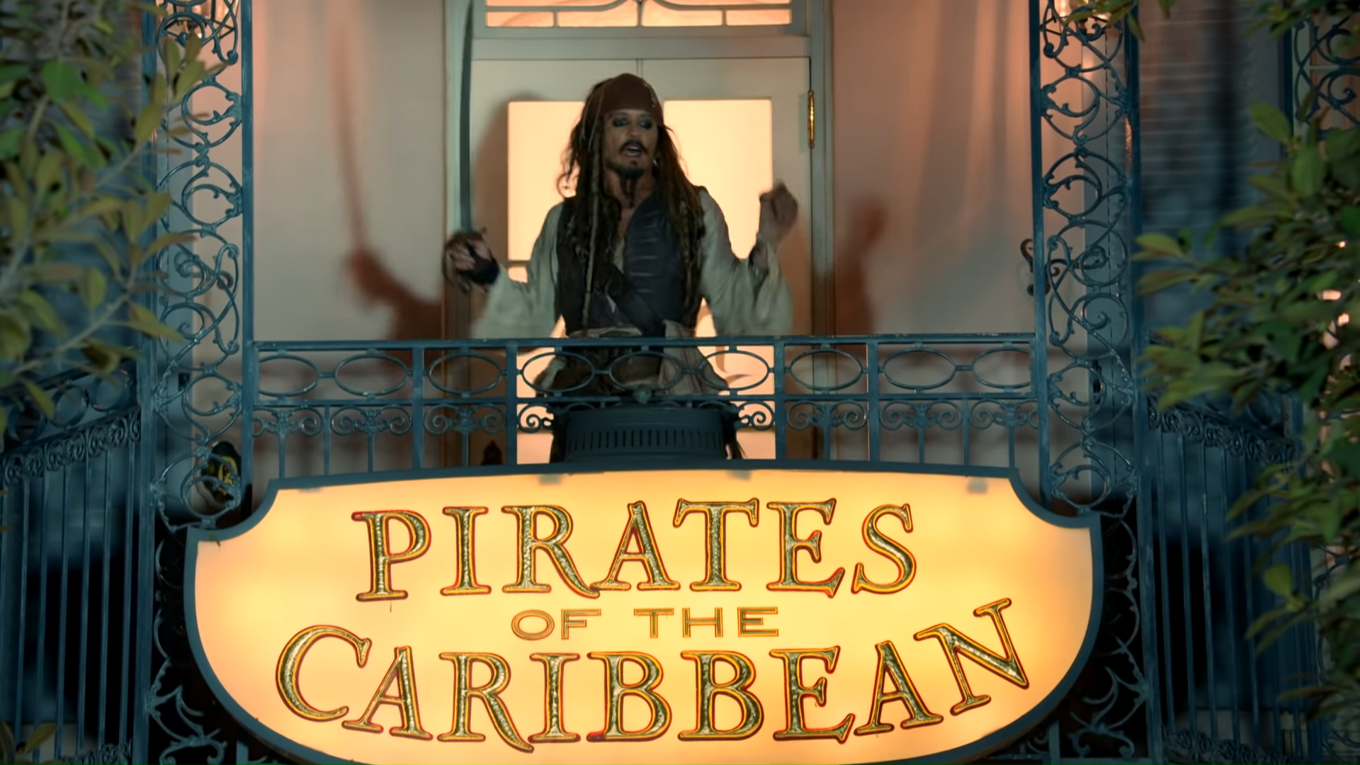 Johnny Depp sorprende a los fans en Disney (5)