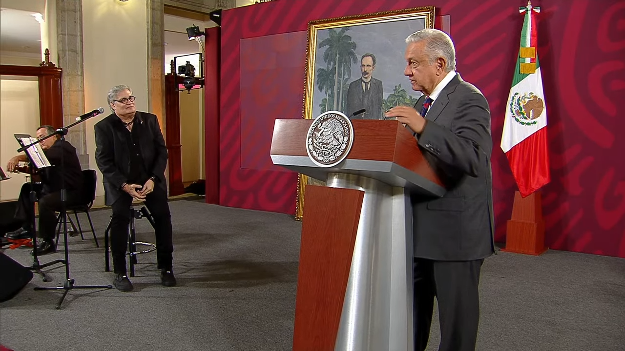 Amaury Pérez revela un encuentro íntimo con AMLO mientras le canta su canción favorita
