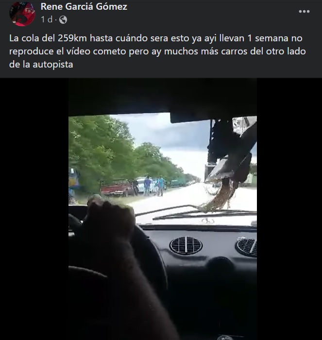 Cola para echar combustible