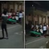 Madre cubana cierra la calle Reina durante una protesta en Centro Habana