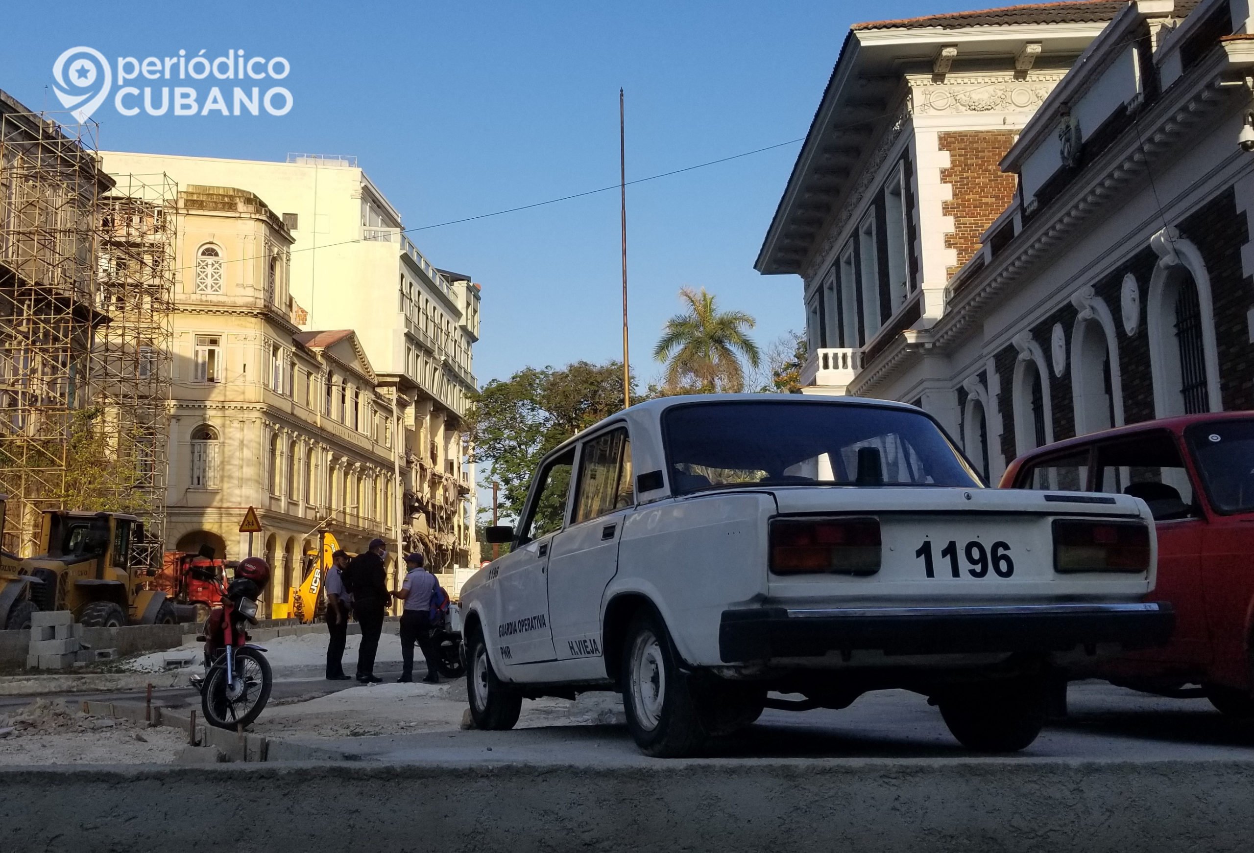 patrulla de policías en Cuba