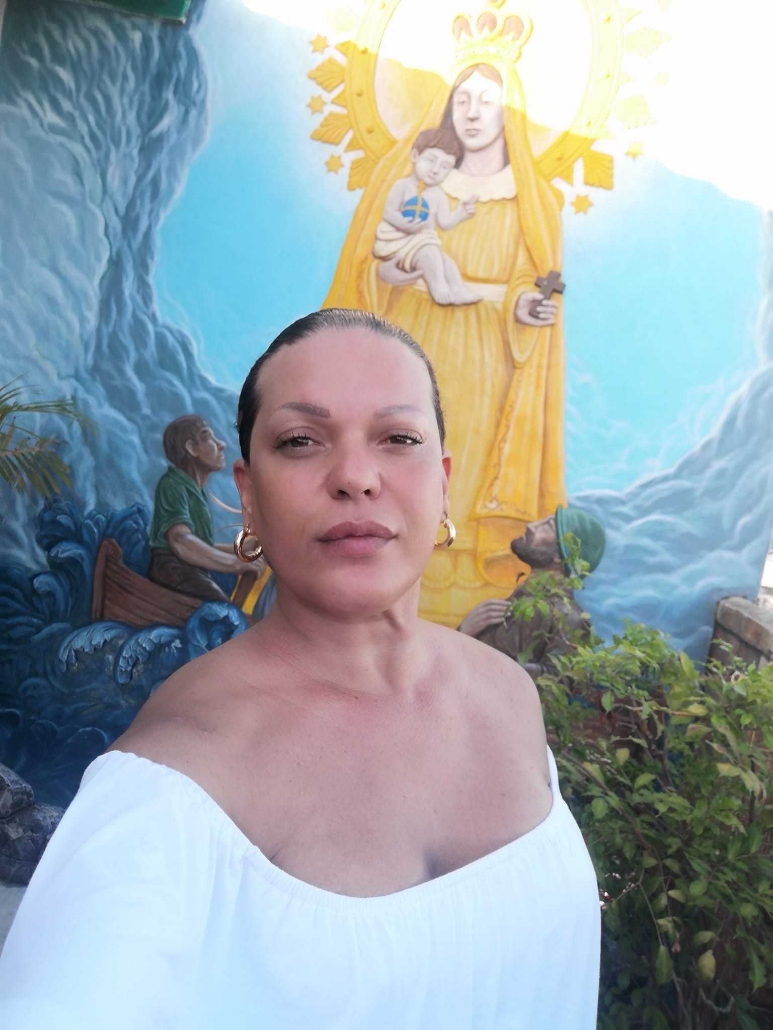 Activista y actriz cubana Kiriam Gutiérrez es sitiada para evitar que acuda a la proyección de su película en La Habana