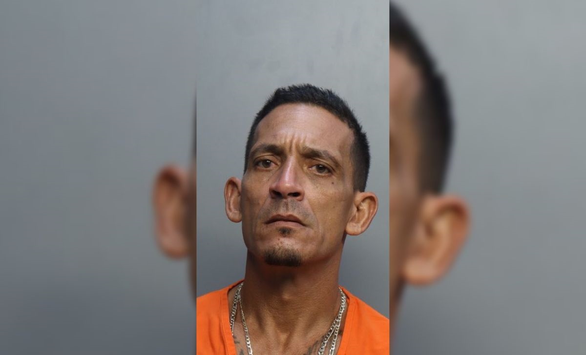 Cubano detenido por sospecha de robos en viviendas y negocios de Hialeah