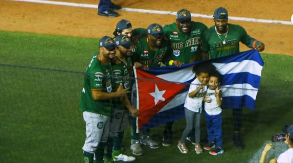 Cinco cubanos se coronan campeones de la Liga Mexicana de Béisbol con los Leones de Yucatán