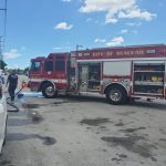 Dos vehículos se incendian en el parqueo del restaurante ‘El imperio de la Comida’ en Hialeah