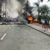 Una avioneta con tres personas a bordo se estrella en un parque de Guayaquil, Ecuador 1
