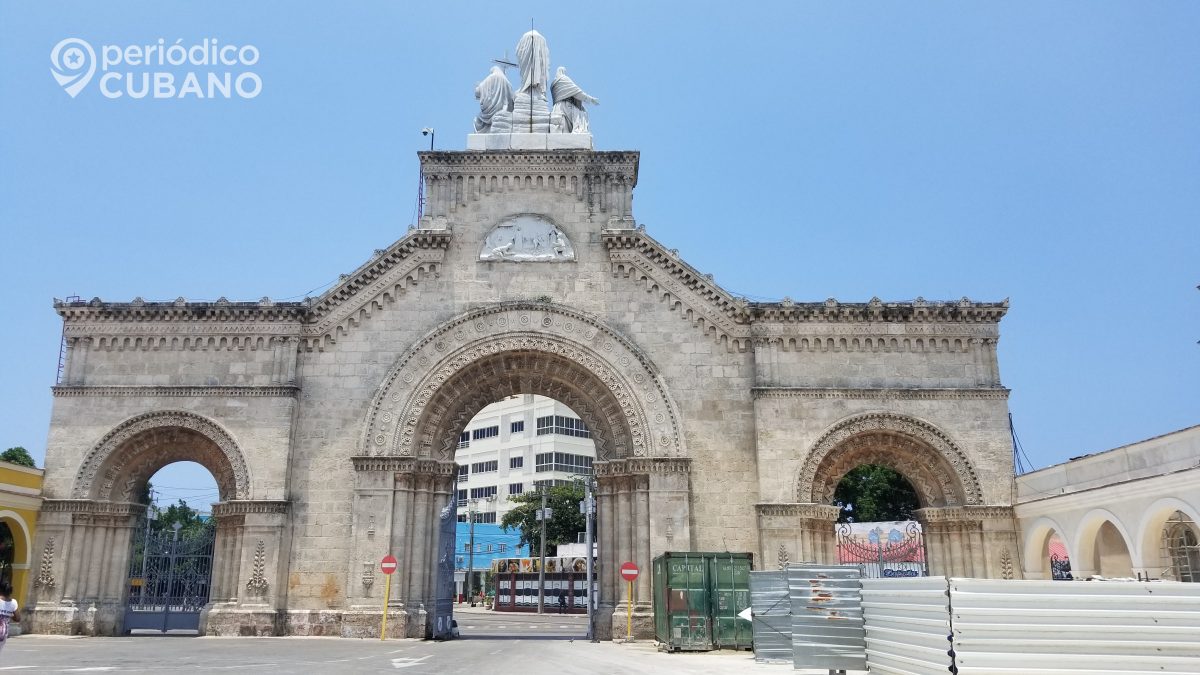 entrada al cementerio de colon (1)