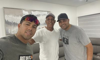 Rey Vicente Anglada llega a Miami y visita a la familia Gurriel