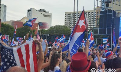 Cubanos entre los principales grupos de nacionalidades que recibieron la ciudadanía estadounidense