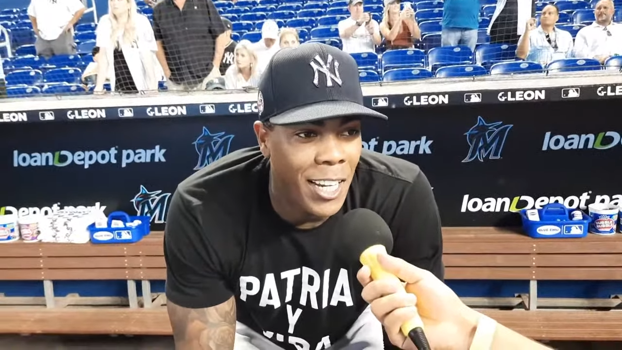Aroldis Chapman firma contrato por un año con los Reales de Kansas City en la MLB