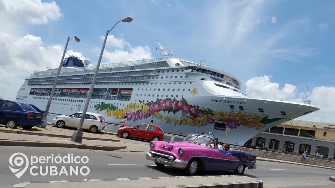 Crucero atracado 3