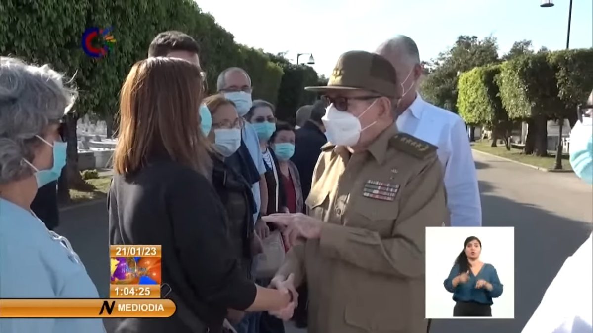 Raúl Castro reaparece en el funeral del doctor José Miguel Miyar Barruecos