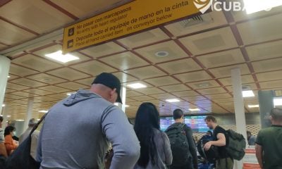 Aduana de Cuba promociona insólito suceso trabajadora devuelve dinero extraviado por una viajera