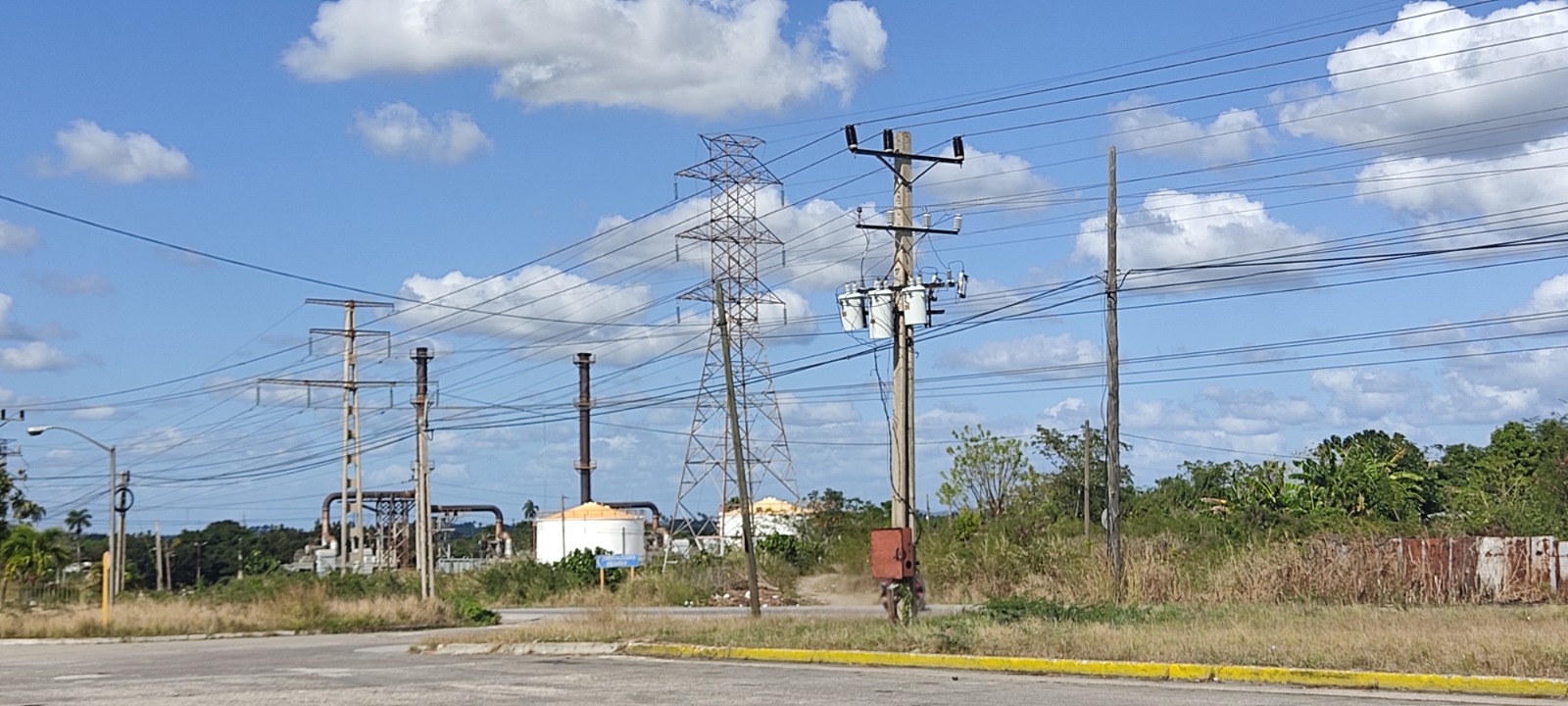 Disparo por frecuencia la causa del apagón masivo en el 80% de Cuba