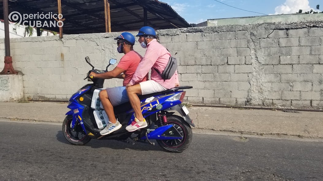 Motocicleta eléctrica para enviar al occidente de Cuba entre uno y siete días