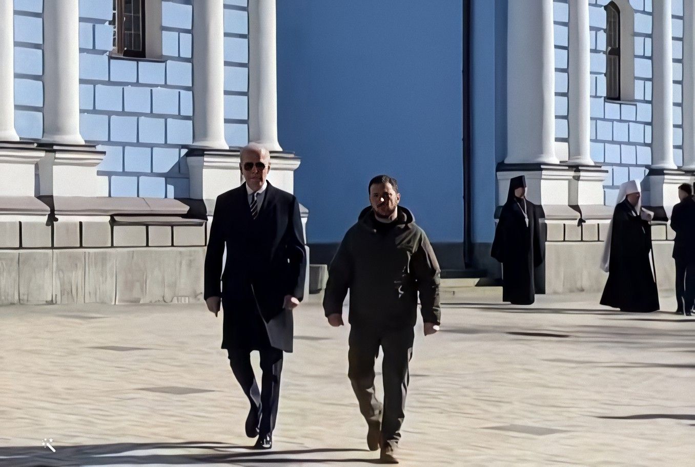Presidente de Estados Unidos Joe Biden visita Ucrania en medio de la invasión rusa (2)