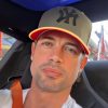 William Levy le canta a sus fanáticas