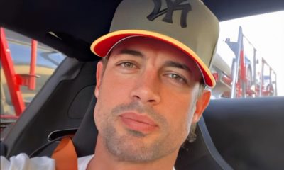 William Levy le canta a sus fanáticas