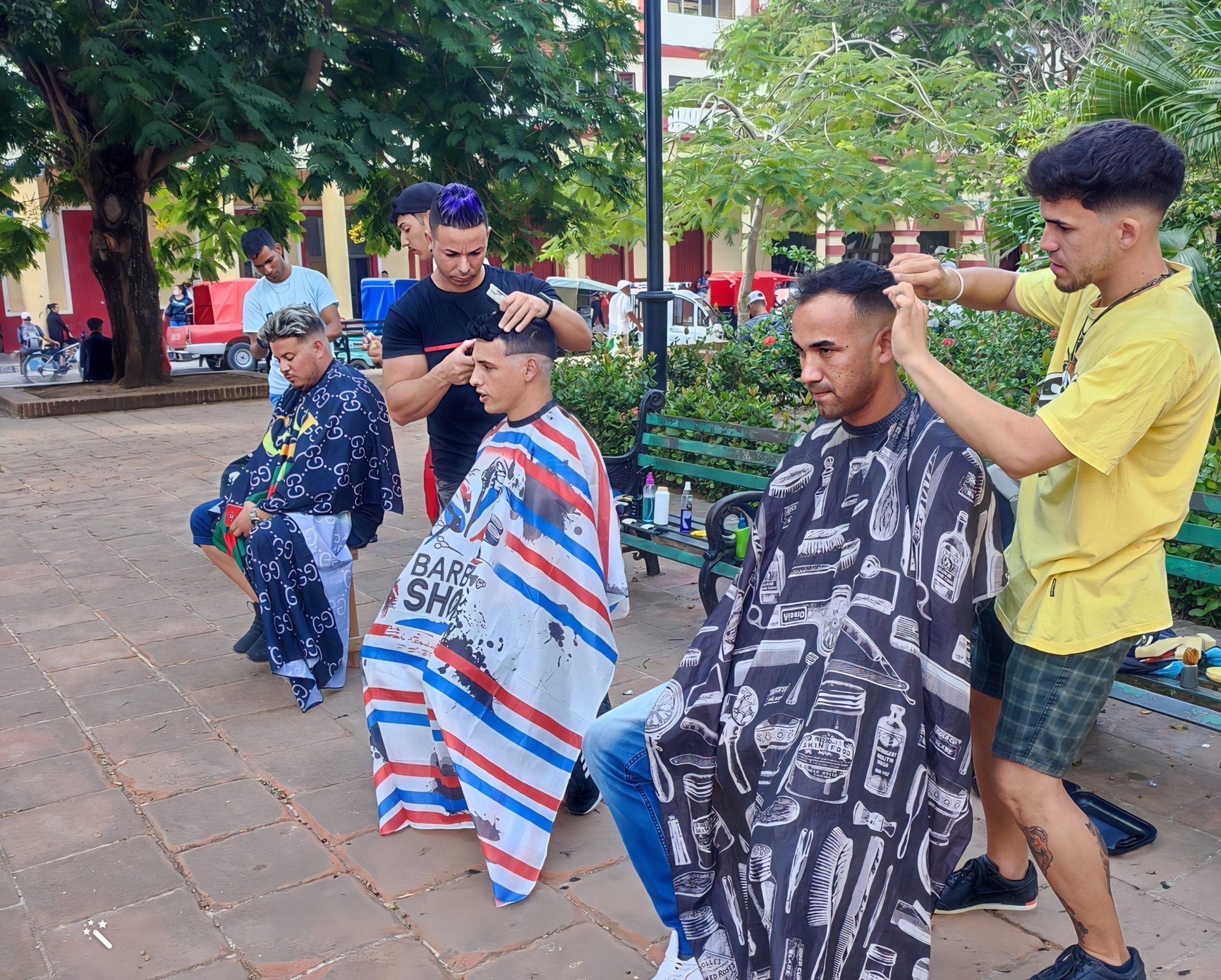 Barberos recolectan dinero para los niños enfermos de cáncer en Holguín