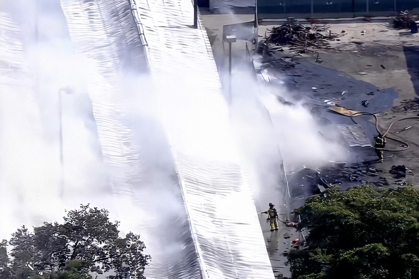 Detalles sobre el segundo incendio ocurrido en el Tropicana Flea Market (2)