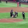 Escritor cubano Carlos Manuel Álvarez se lanza al terreno en el juego de Cuba y EEUU