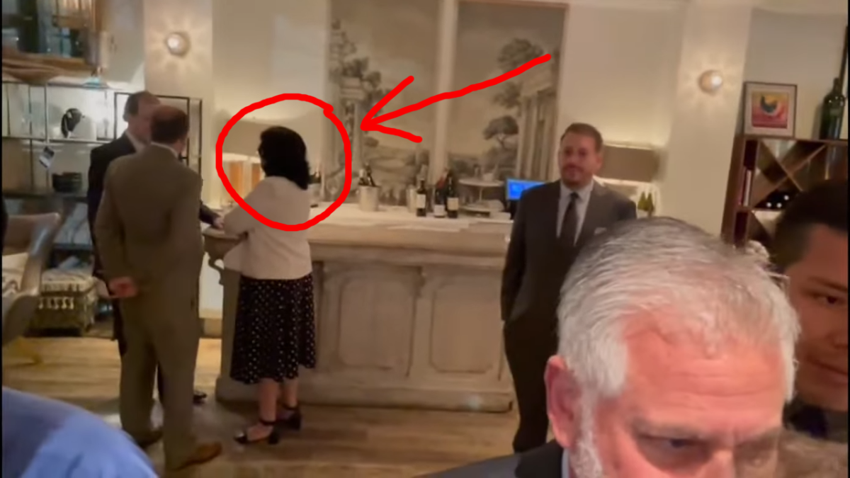 Exiliados cubanos enfrentan a la embajadora de Cuba en EEUU en lujoso restaurante de Tampa