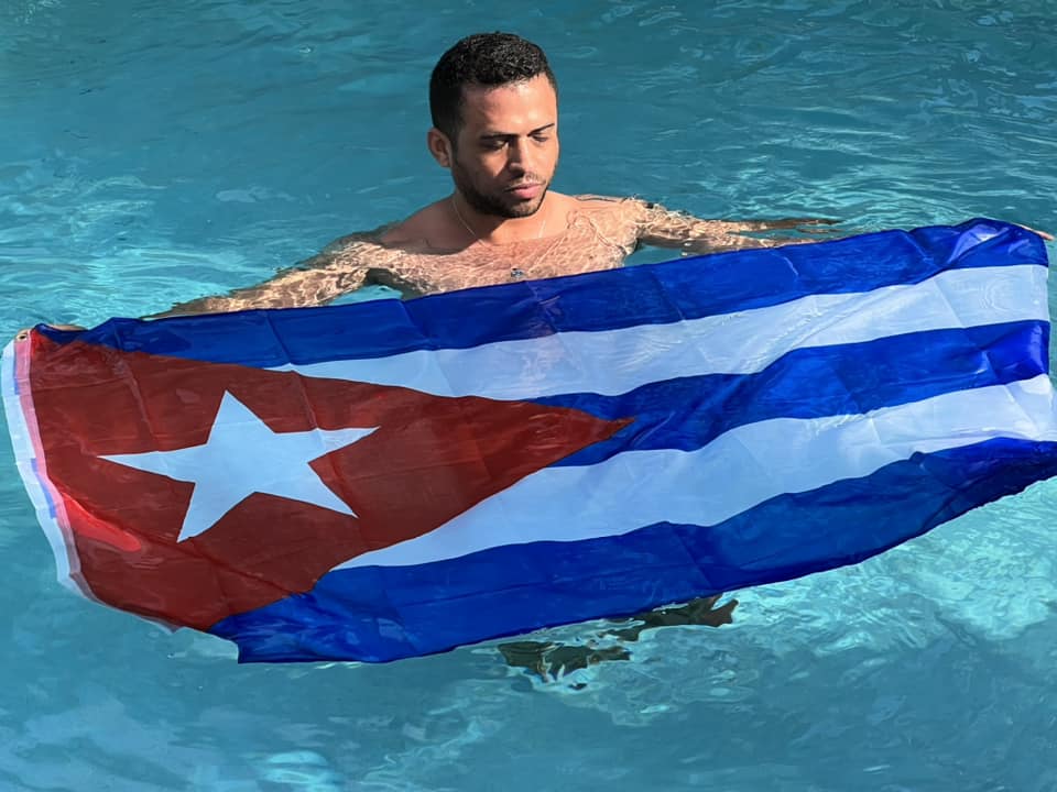 Inician campaña con la bandera cubana para exigir la liberación de Luis Manuel Otero