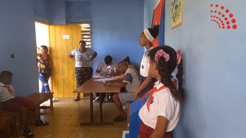 Más de 2.5 millones de votantes cubanos rechazan a los candidatos a la Asamblea Nacional