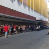 Oferta de empleo para Tiendas Caribe impone requisito de estatura mínima