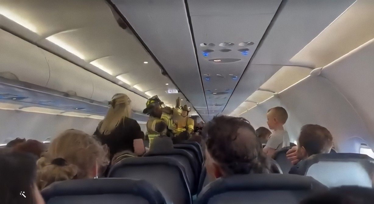 Vuelo de Spirit Airlines aterriza de emergencia en Florida por un incendio en cabina (2)