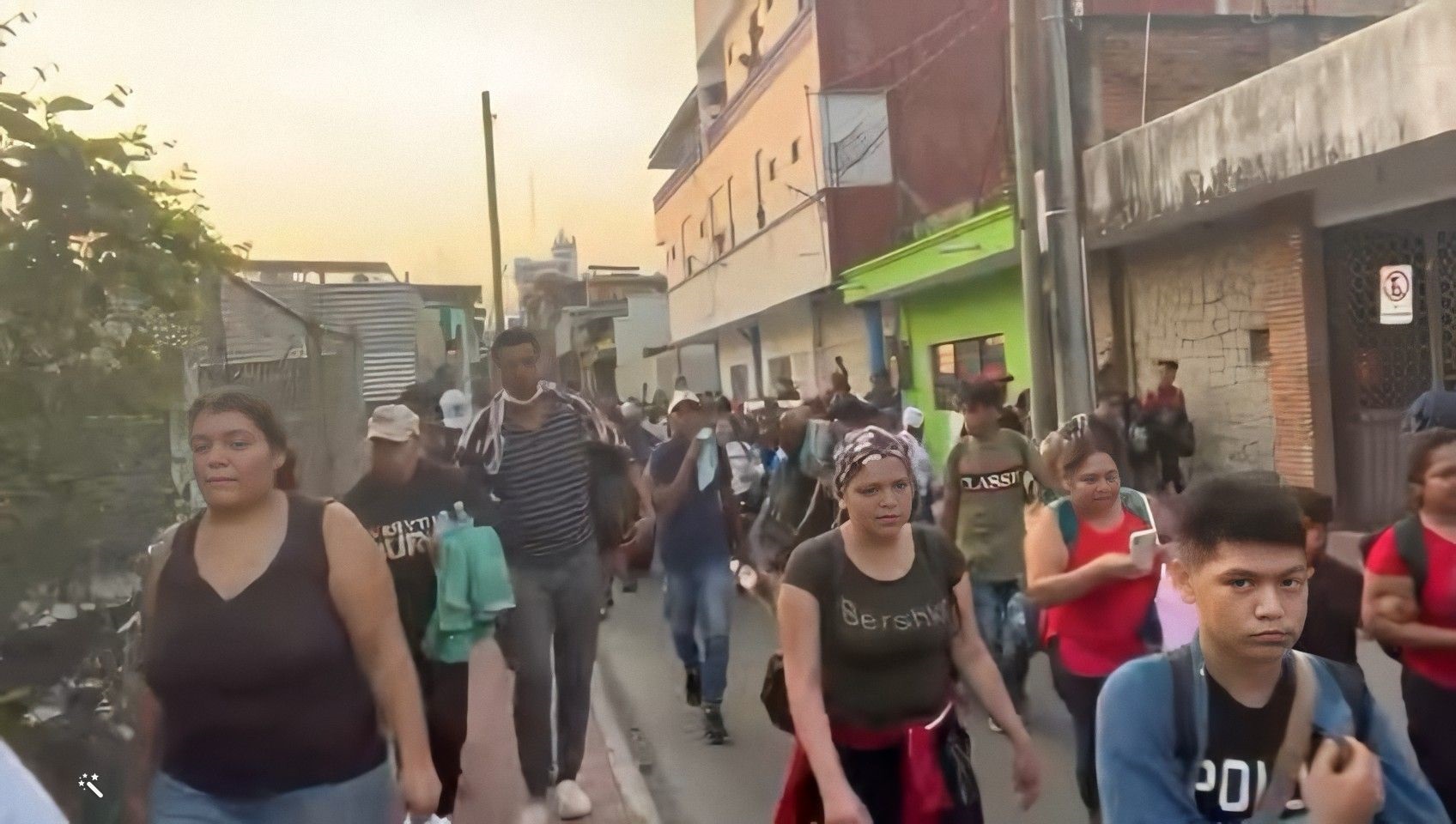 Cubanos y venezolanos en nueva caravana migrantes hacia Estados Unidos
