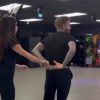 David Beckham y Victoria bailan salsa-Captura de pantalla-Baila con Micho-Facebook