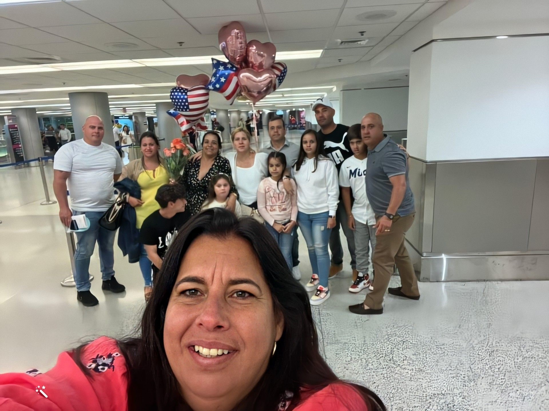 Familia cubana con tres niñas ingresa a Estados Unidos gracias al parole humanitario