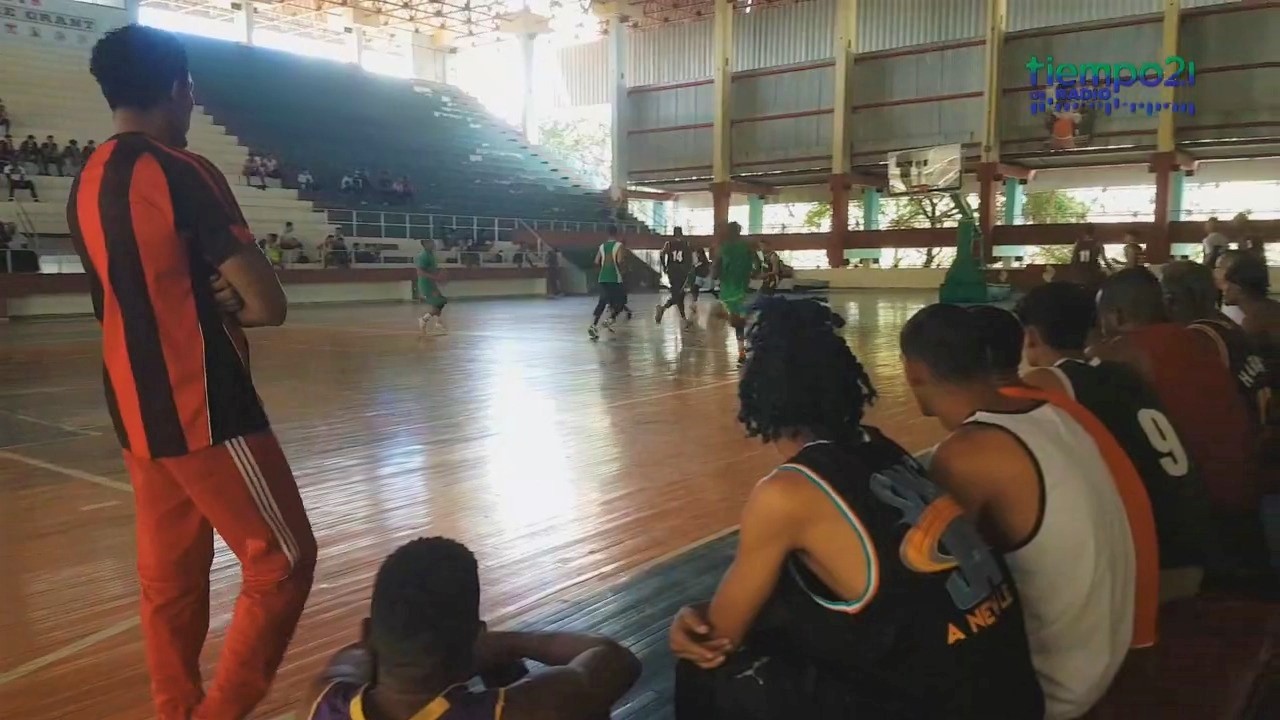 Fijan severas sanciones contra baloncestistas cubanos que cometieron indisciplinas graves