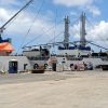 Barco con pollo de exportación llega a La Habana para cubrir la canasta básica de mayo
