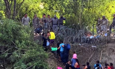 Bloquean la frontera sur de Texas, migrantes quedan atrapados en el río Bravo