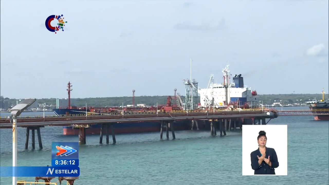 Buque petrolero con 40 mil toneladas de diésel llega a la Base de Supertanqueros de Matanzas