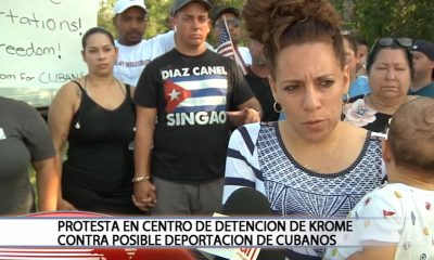 Cubano con I-220B es detenido por ICE al acudir a cita rutinaria su esposa e hijo menor protestan en Miami