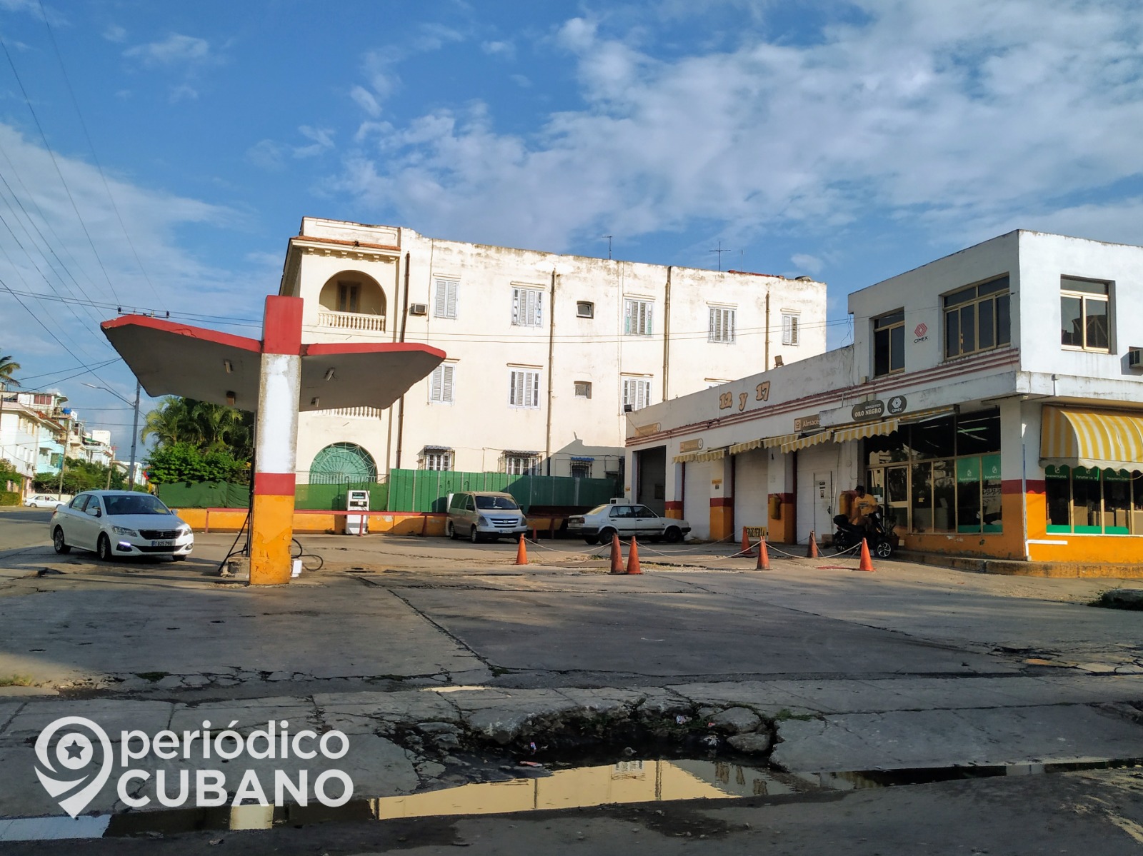 Cubanos reciben sentencias de hasta dos años de cárcel por revender gasolina en La Habana