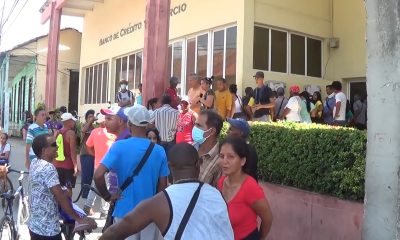 Déficit de efectivo imposibilita que los cubanos extraigan dinero de los cajeros automáticos