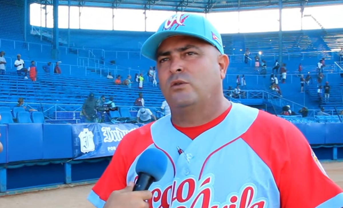 Ex pelotero y manager Roger Machado llega a EEUU gracias al parole humanitario