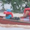 Inundaciones en el oriente cubano embarazas son trasladadas en bote hasta Manzanillo