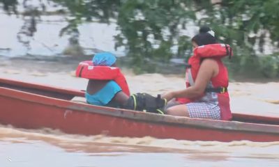 Inundaciones en el oriente cubano embarazas son trasladadas en bote hasta Manzanillo